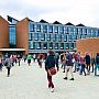 Jubilee Building: students walking to main entrance